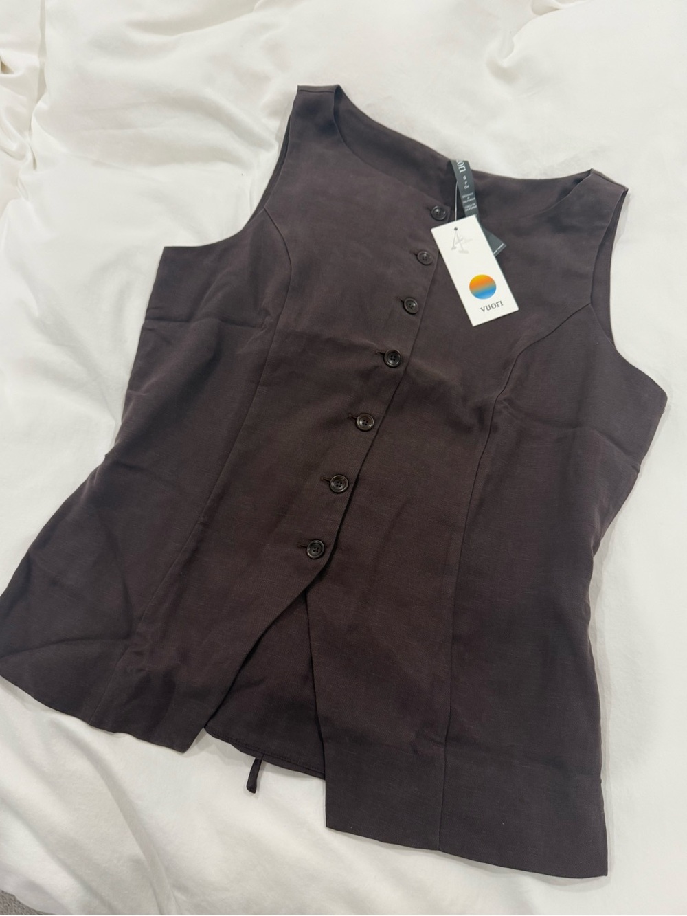 Vuori Trestles Twill Button Down Tank- French Roast